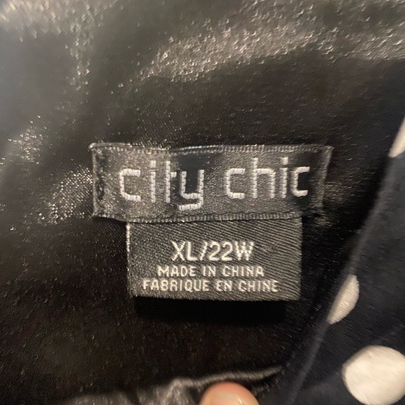 Retro Polka Dot V-neck dress (Size 22) - Picture 4 of 8